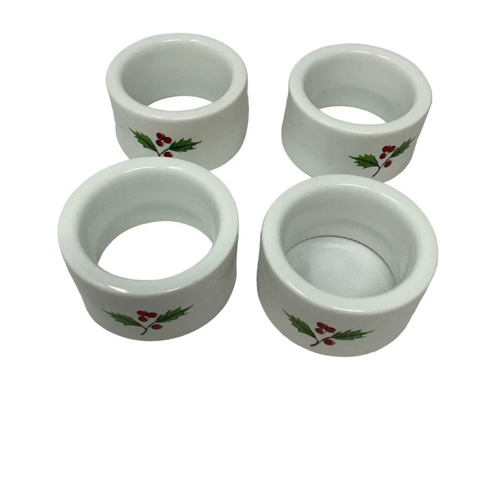 Vintage Christmas Napkin Ring Set (4) Holly Red Berry Porcelain Japan‎ W/Box